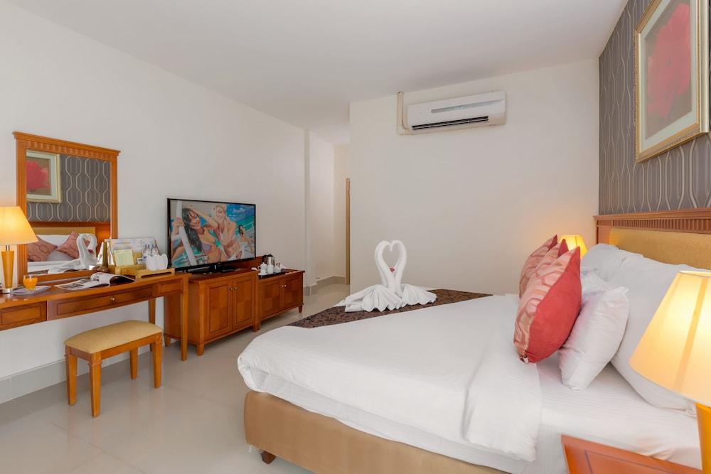 The Golden Ville Boutique Hotel And Spa Pattaya Ngoại thất bức ảnh